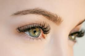 Beauty Tip Tuesday:Make Your Own Eyelash Serum